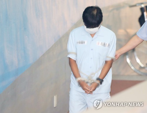 진경준, 파기환송심 징역 4년… '넥슨 공짜 주식'은 무죄