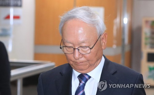 이병호 "대통령이 잘 봐줄 것 기대하면 나쁜 사람"…뇌물 부인