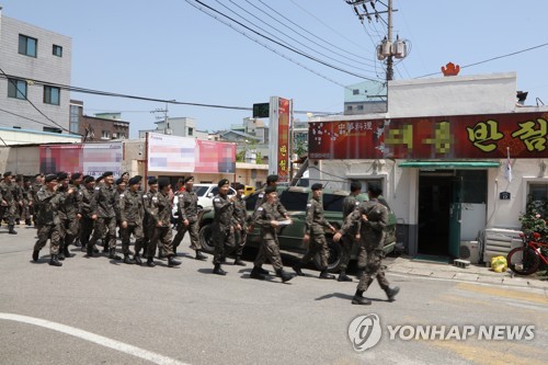 내년부터 병사 일과후 휴대전화·외출 허용… '잡일'도 금지