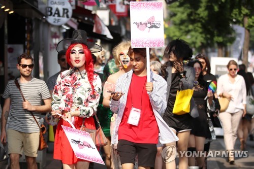 '홍대 몰카 차별수사' 규탄 여성 집회 2주째 열려