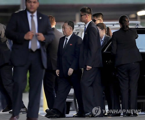 북한, '김영철 뉴욕방문' 아직 보도없어… 조명록 방미 때와 대조