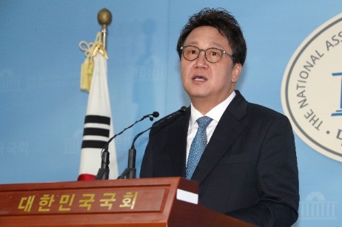 미투 폭로에 의원직 사퇴 입장을 밝힌 민병두 의원. /사진=연합뉴스