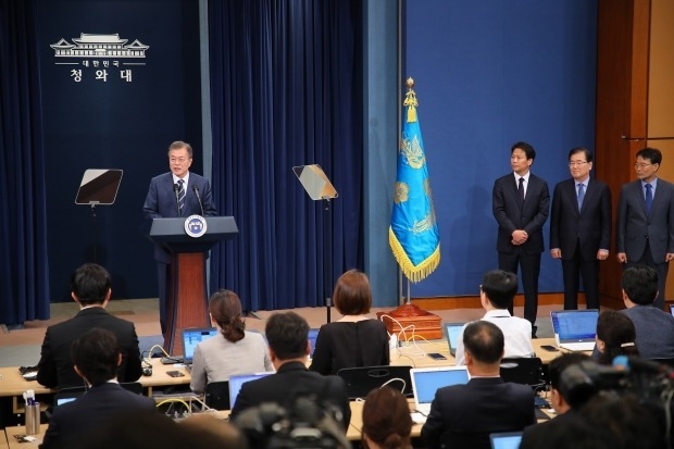 靑 "미국, 북한과 경협 용의"…남북경협도 기대감 고조