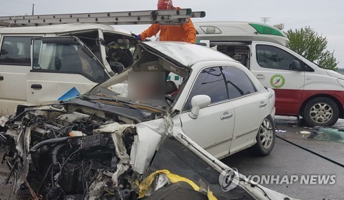 고교생, 무면허 운전하다 사고… 친구와 함께 숨져