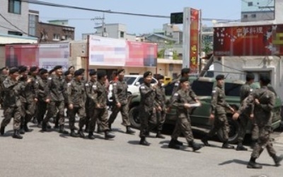 내년부터 병사 일과후 휴대전화·외출 허용… '잡일'도 금지