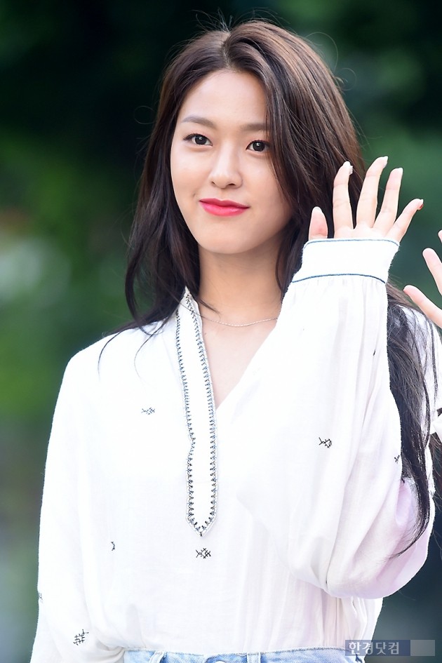 [포토] AOA 설현, '감탄을 부르는 꽃미모~'