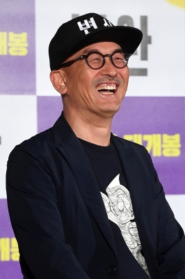  이준익 감독, '호탕한 미소'