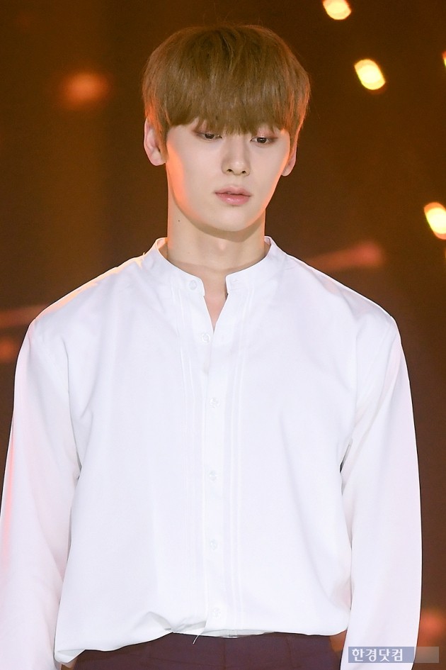 [포토] 워너원 황민현, '돋보이는 잘생김'