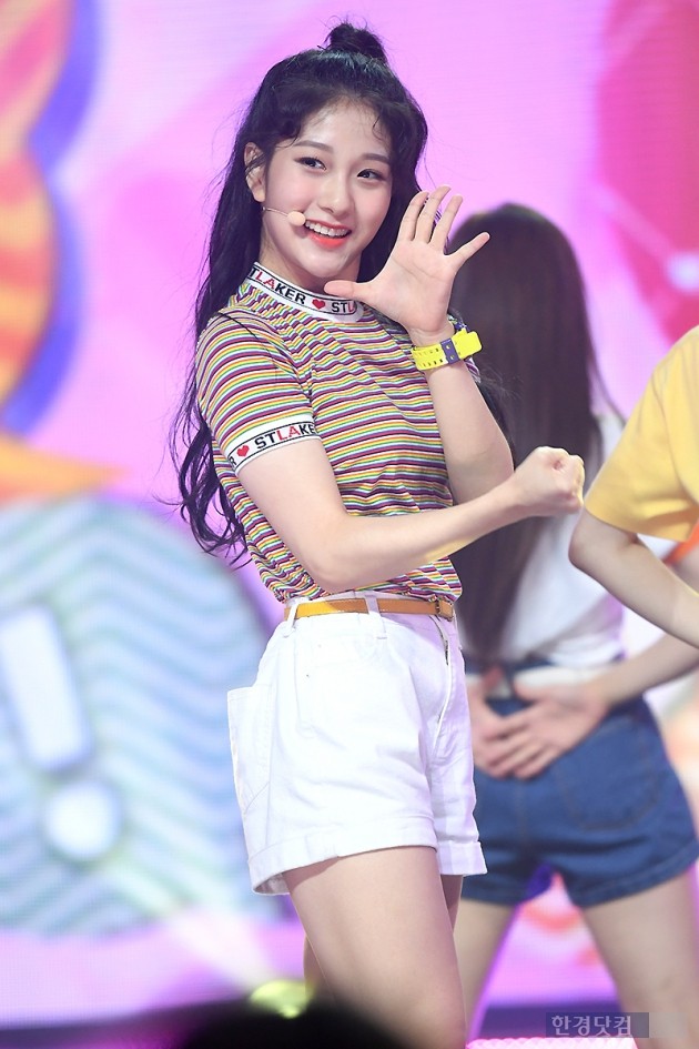 [포토] 프로미스나인 이서연, '깜찍한 미소가 사랑스러워~'