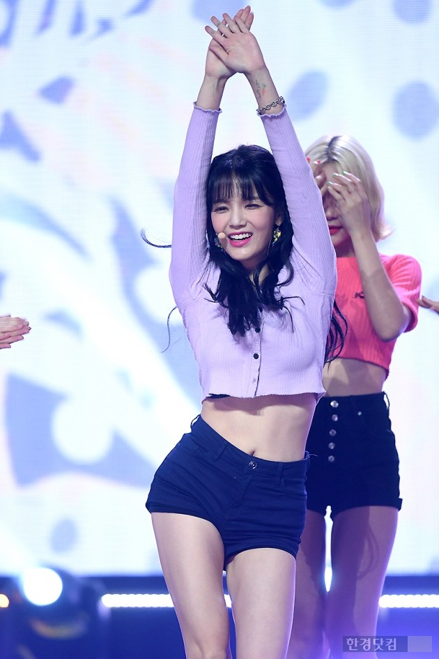 [포토] AOA 지민, '가늘어도 너무 가는 허리'