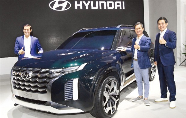 현대자동차가 스포츠유틸리티차량(SUV) 콘셉트카인 ‘HDC-2 그랜드마스터 콘셉트’를 세계 처음으로 공개했다. /부산=강은구 기자 egkang@hankyung.com