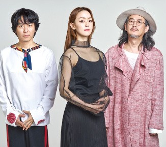 자우림의 베이스 김진만(왼쪽부터), 보컬 김윤아, 기타 이선규. /인터파크 엔터테인먼트 제공