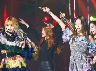 블랙핑크, 기록의 걸그룹… 신곡 '뚜두뚜두' 아이튠즈 41개국 차트 올킬