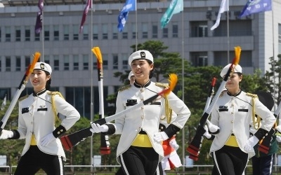 전쟁기념관 국군 의장행사 재개