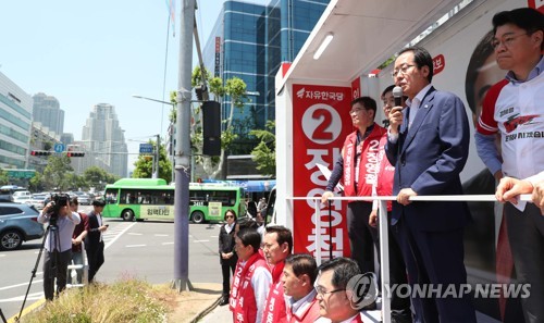 한국 "급격 최저임금 인상 핵폭탄"…'민생 선거'로 돌파구