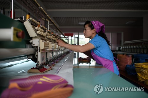 북한 초청받은 싱가포르 기업인 "한·중기업 몰리기 전 선점 필요"