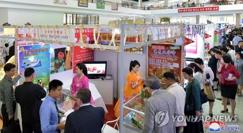 북한 초청받은 싱가포르 기업인 "한·중기업 몰리기 전 선점 필요"