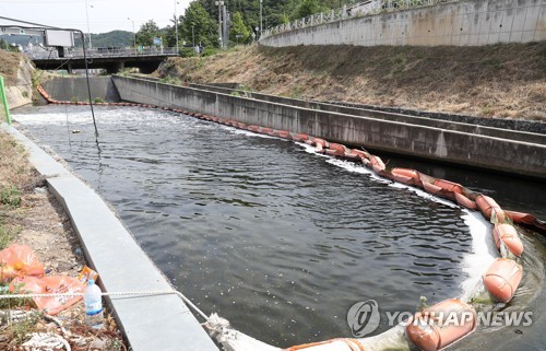 식수 불안에 대구서 생수 평소 5∼6배 팔려