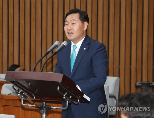 바른미래당 신임 원내대표에 김관영… "젊고 강한 야당 만들 것"