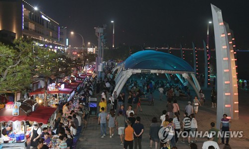 여수시, 낭만포차 운영 기간 늘렸다 줄여…운영자 '반발'