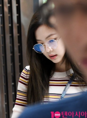 [TEN PHOTO]블랙핑크 제니 &#39;인형같은 미모&#39;