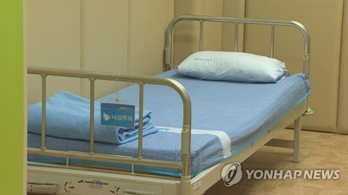 2∼3인 병실·65세이상 임플란트, 7월부터 본인부담 비용 '뚝'