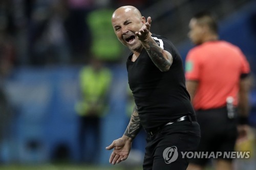 [월드컵] '2경기 연속 졸전' 아르헨 감독, 실권 뺏긴 '식물 감독' 되나