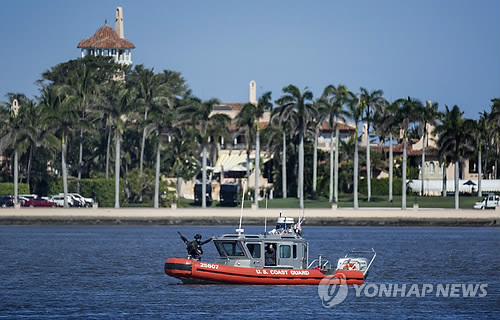  "트럼프, 김정은에 '마라라고 2차 정상회담' 제안 카드 만지작"