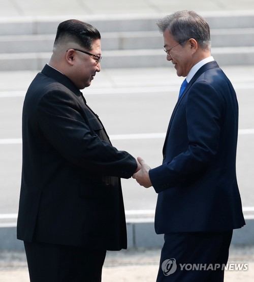 "평양냉면 먹고 구형열차 타자"… 해빙무드에 방북 일본인 늘었다