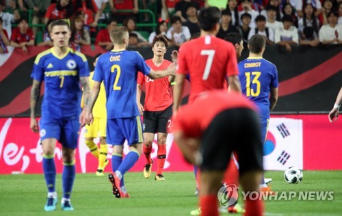 '이재성 만회골' 한국, 월드컵 출정식서 보스니아에 1-3 패배