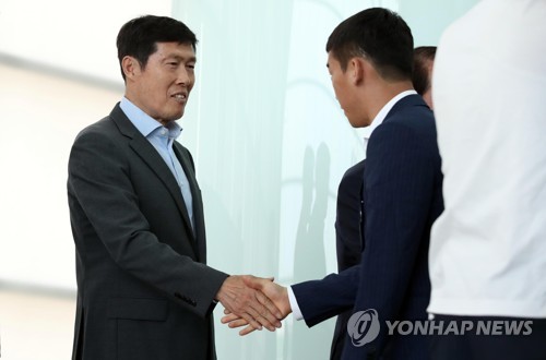 [월드컵] '후배들 힘내라' 차범근, 레전드 대표로 대표팀 격려