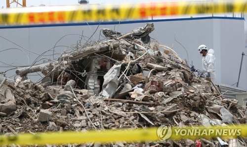 용산 붕괴 상가 건물주 연락두절… 경찰 조사 불출석