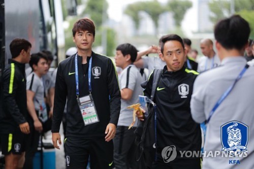 [월드컵] 목발 치운 기성용·멍든 루디, 훈련에 동행…'벼랑 끝' 절박함