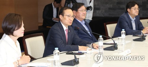 홍영표 "탄력근로제 단위기간 6개월로 늘리는 방안 고려"