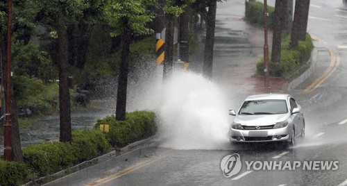 주말 장마·월요일 태풍… 사흘간 곳곳 400㎜ 이상 비 퍼붓는다