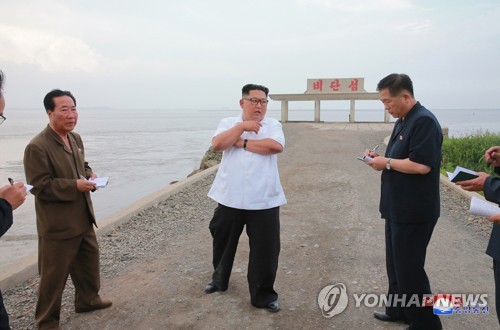 멈춰선 북한 특구, 중국과 협력으로 다시 시동 거나