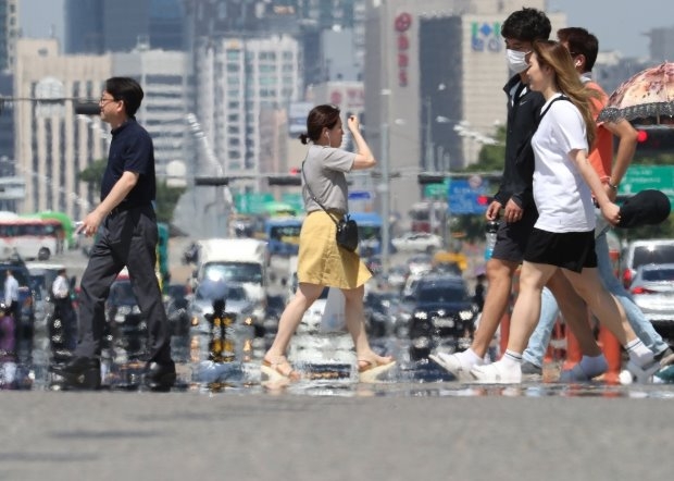 [오늘날씨] 전국 불볕더위 최고 33도…미세먼지 '보통'