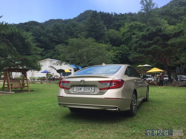 [타봤습니다] 그랜저 위협하는 아빠차, 혼다 어코드 하이브리드 