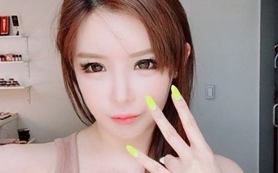 박봄, 컴백 앞두고 근황 공개…베일 듯한 V라인+동안 미모 눈길