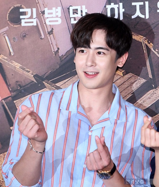 [포토] 2PM 닉쿤, '심쿵 주의 하트'