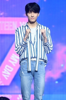 [포토] 세븐틴 원우, '부드러운 눈빛 카리스마~'