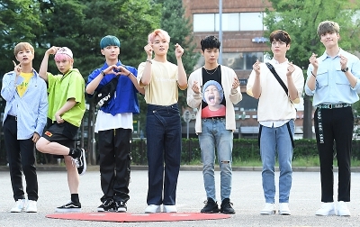 [포토] IN2IT, '개성 넘치는 포즈~'