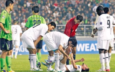 [홍성호 기자의 열려라! 우리말] '극장골' '침대축구'도 단어가 될 수 있을까?