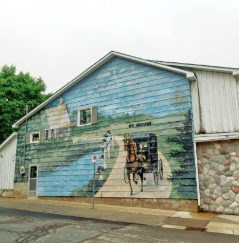 벽화가 그려진 세인트 제이콥스의 한 건물 