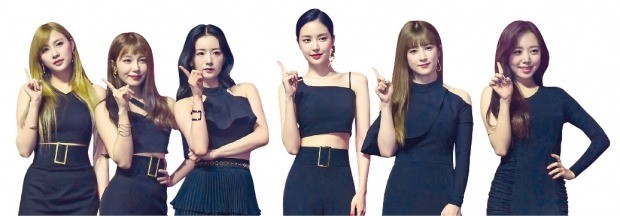  오하영(왼쪽부터), 정은지, 윤보미, 손나은, 박초롱, 김남주 