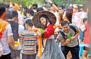 한국민속촌 ‘살수대첩’ 물 축제 등