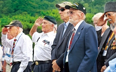 27일 정전 65주년… 노병들의 경례