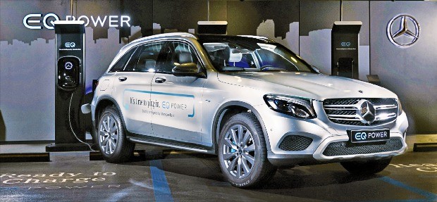 가솔린·전기 양날개 단 벤츠 'GLC 350e'… 하이브리드 시장 공략 '가속'