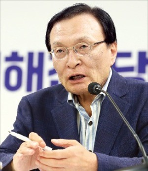 이해찬 "민주당 20년 정도 집권하는 계획 만들어야"