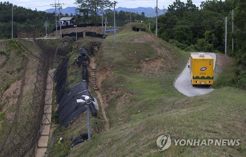 군, DMZ 근접부대 신축공사 전면보류…군축 대비 사전조치인듯